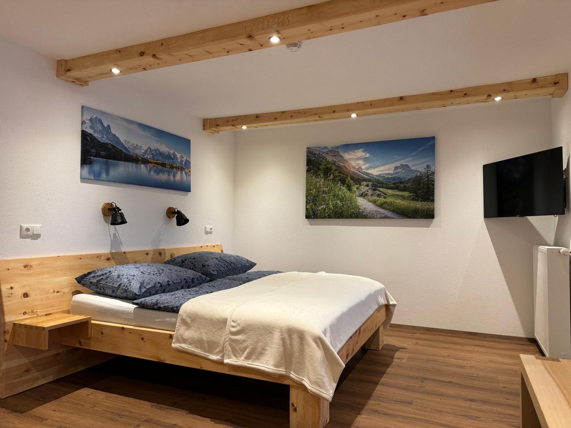 ホテル Haus Edelweiss オーバートラウン エクステリア 写真